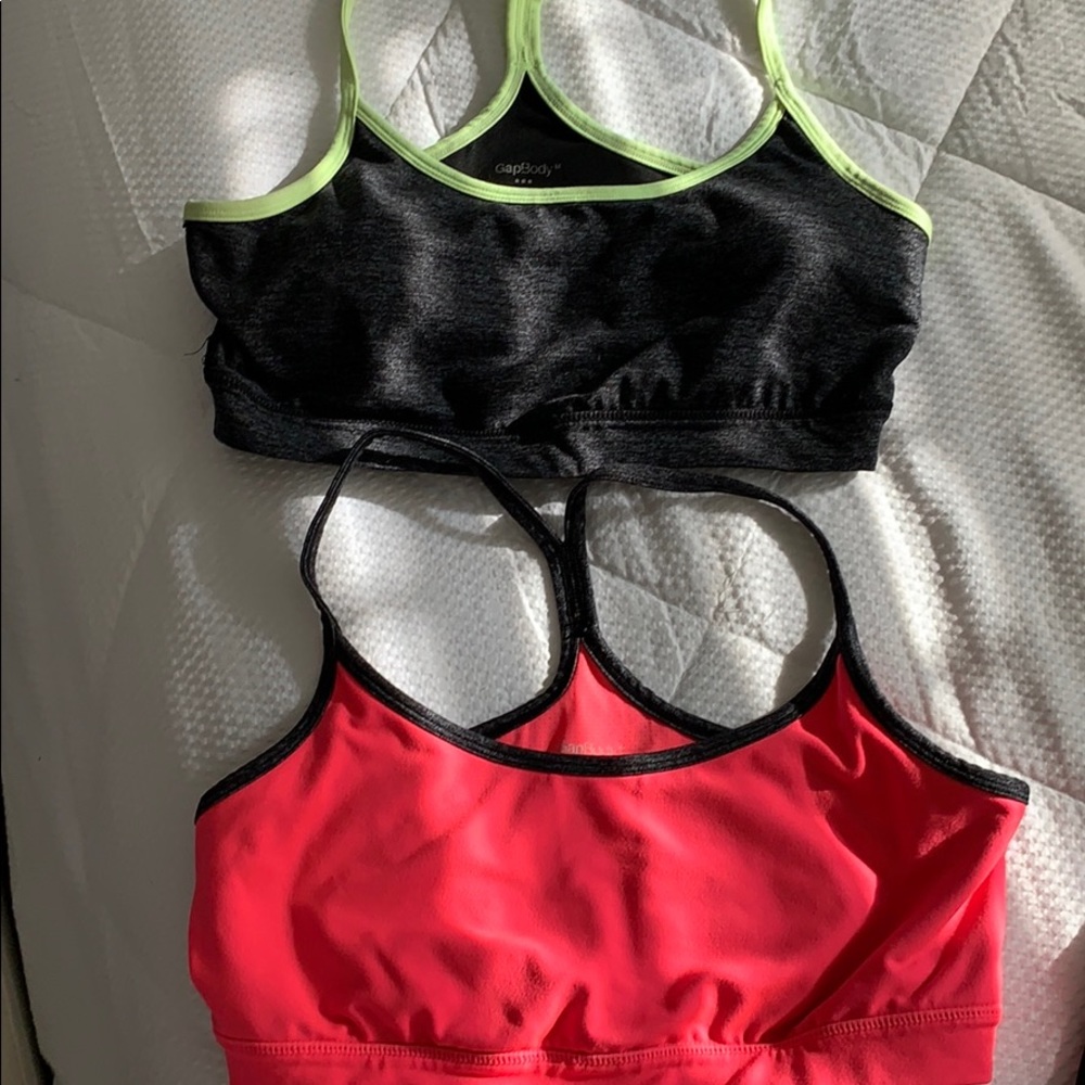 sports bra
